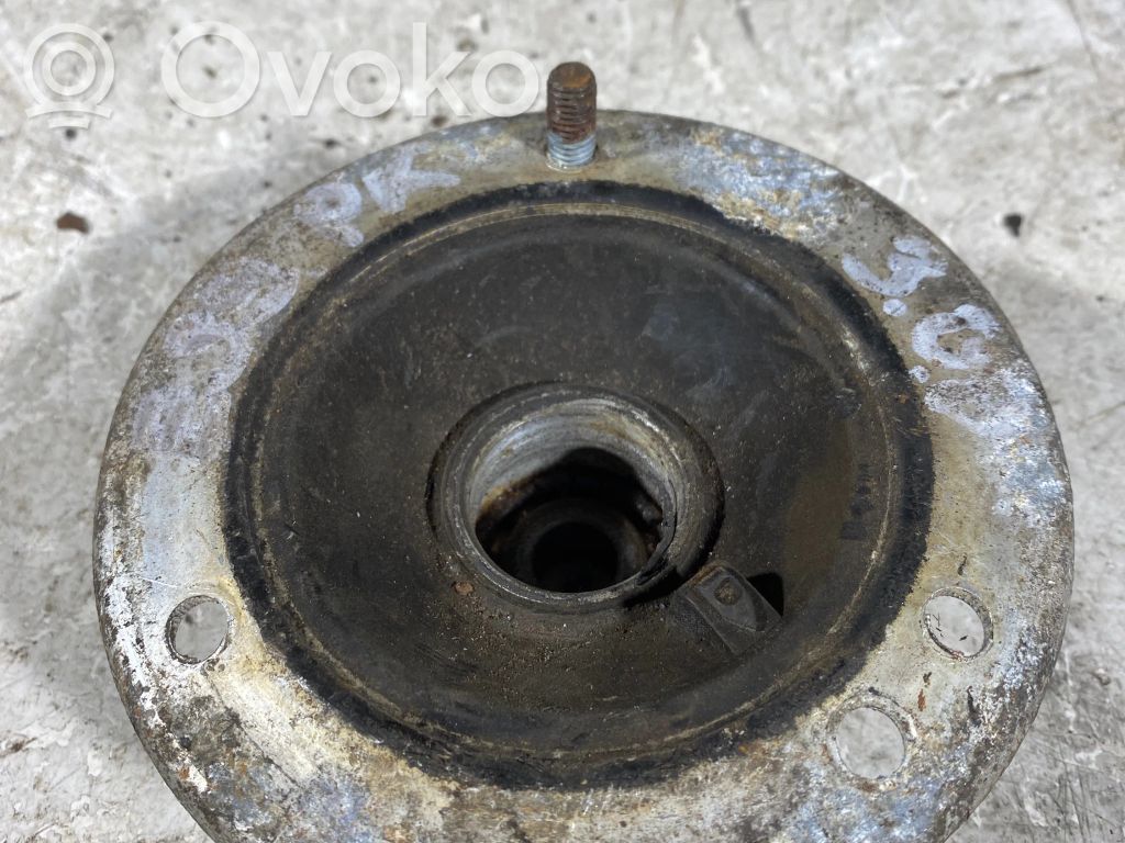 BMW 5 E39 Coil spring mount 