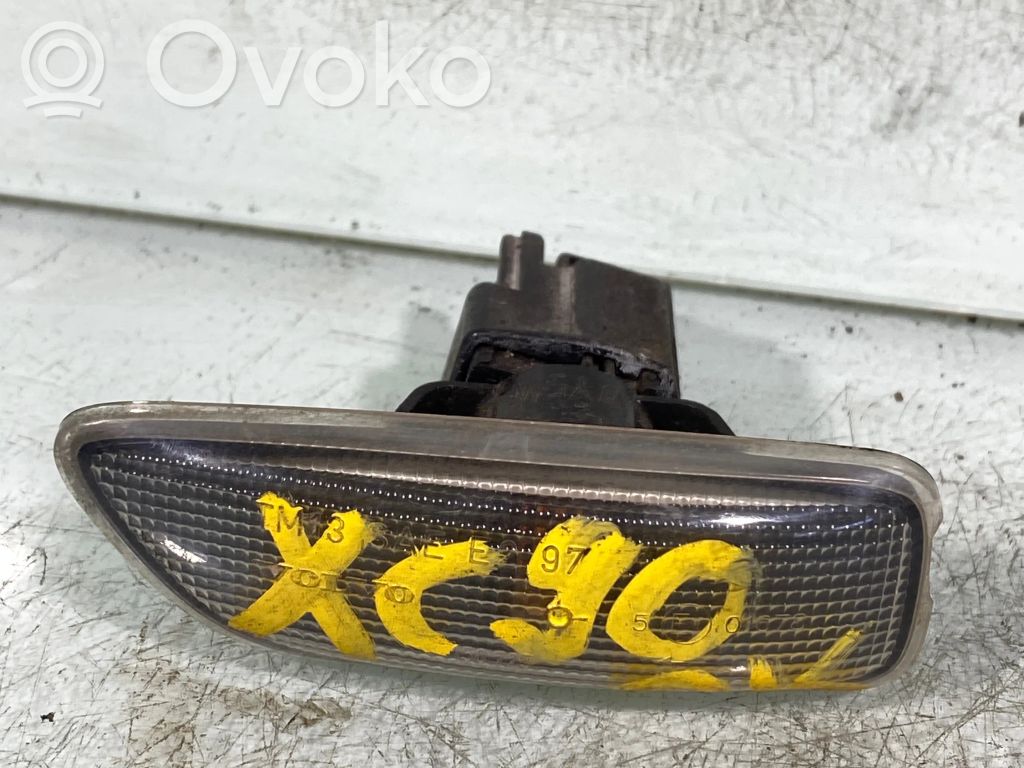 Volvo XC90 Front fender indicator light 