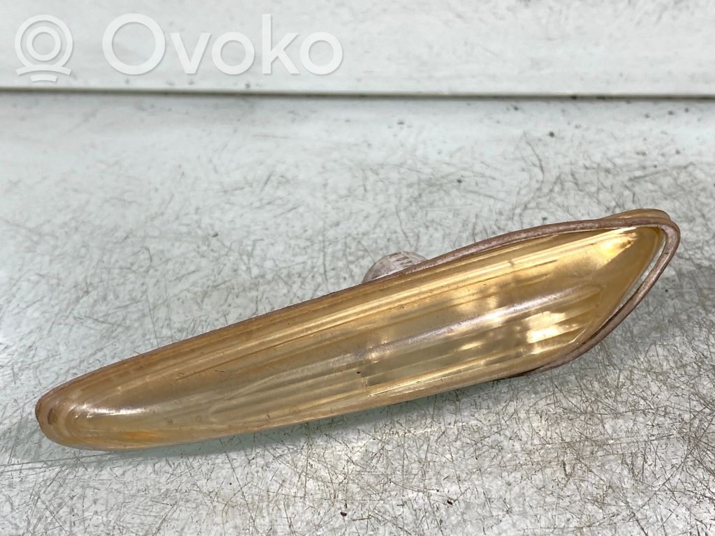 BMW 3 E46 Front fender indicator light 