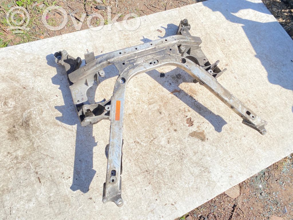 BMW 7 E65 E66 Priekinis traversas 