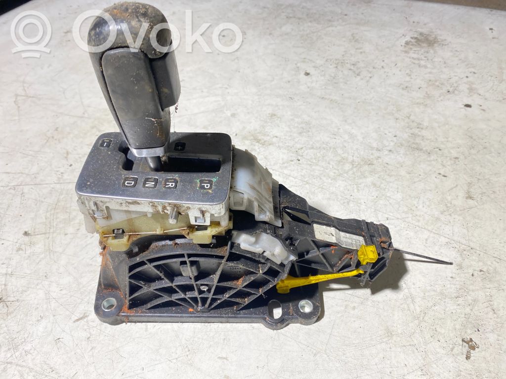 Volvo V70 Gear shifter/selector 