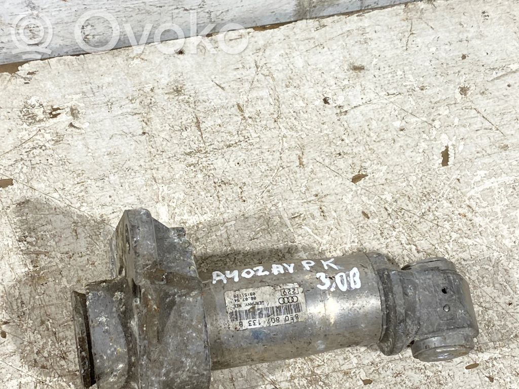 Audi A4 S4 B6 8E 8H Priekšpusē bampera amortizators 