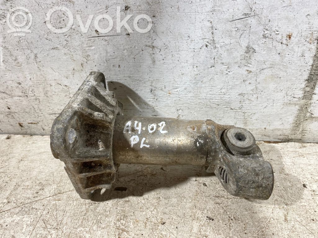 Audi A4 S4 B6 8E 8H Priekšpusē bampera amortizators 
