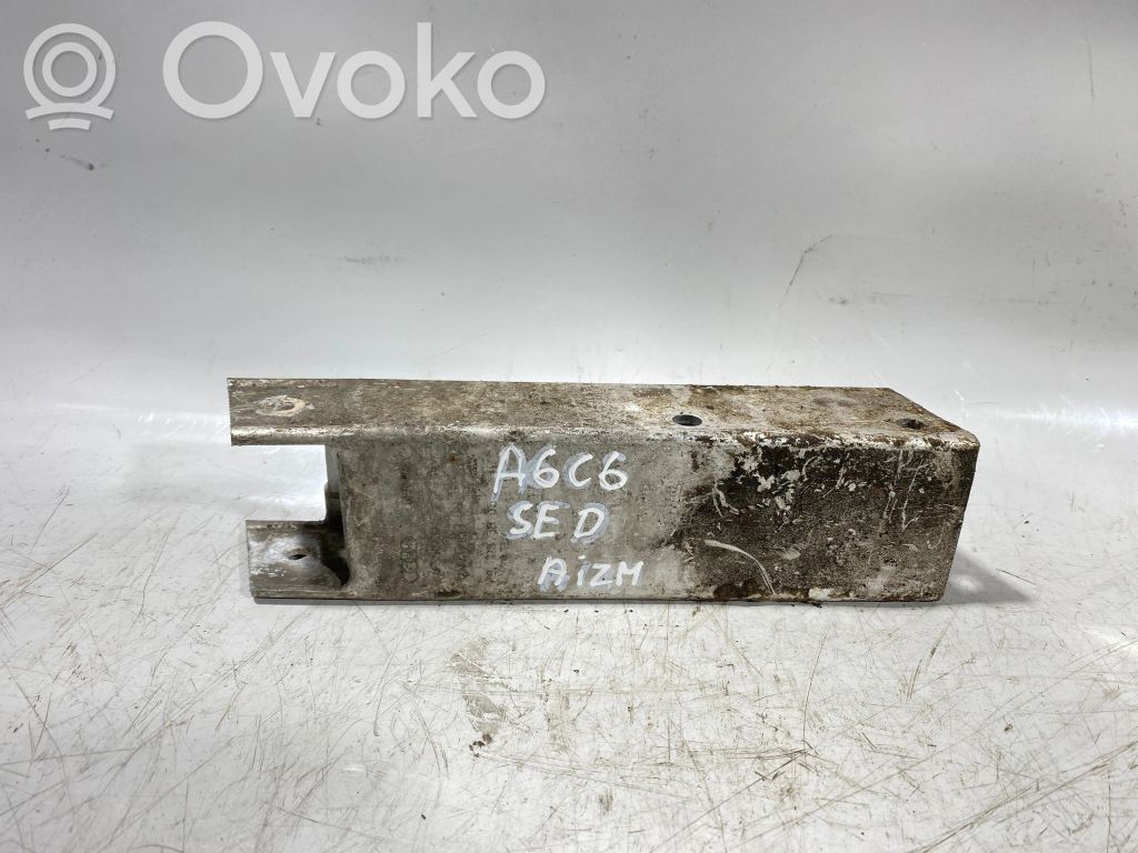 Audi A6 S6 C6 4F Galinis amortizatorius bamperio 