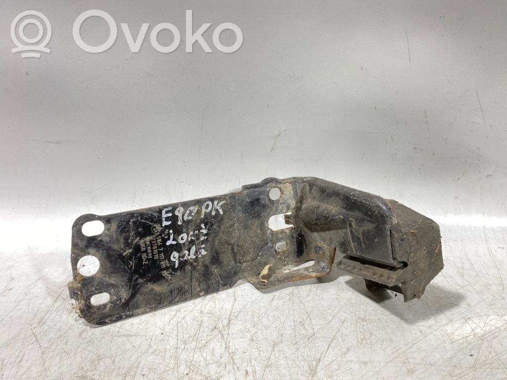 BMW 3 E90 E91 Radiator mount bracket 