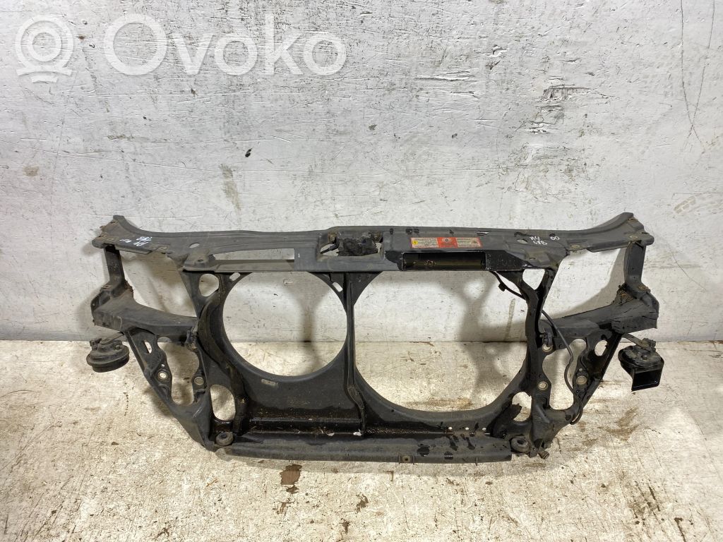Audi A4 S4 B5 8D Radiatorių panelė 
