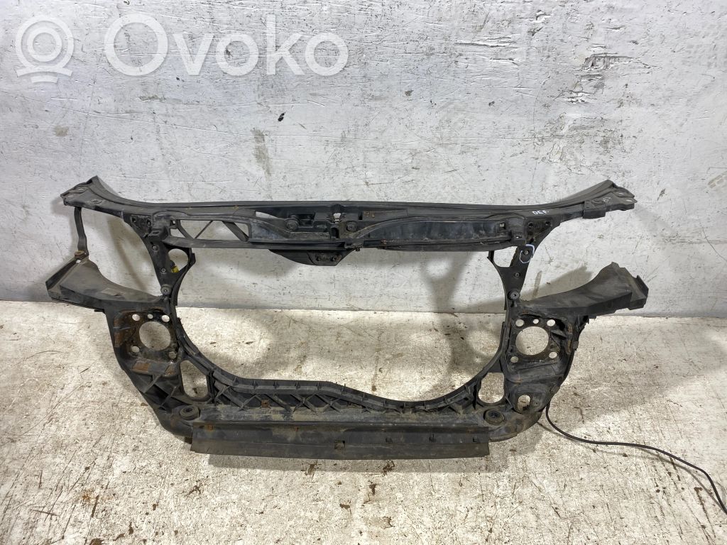 Audi A4 S4 B7 8E 8H Radiatorių panelė 