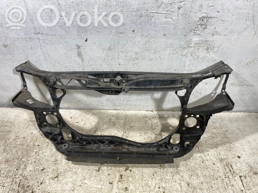 Audi A4 S4 B7 8E 8H Radiatorių panelė 