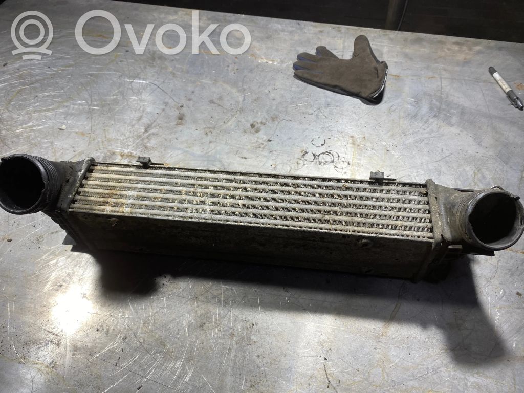 BMW 3 E90 E91 Interkūlerio radiatorius 