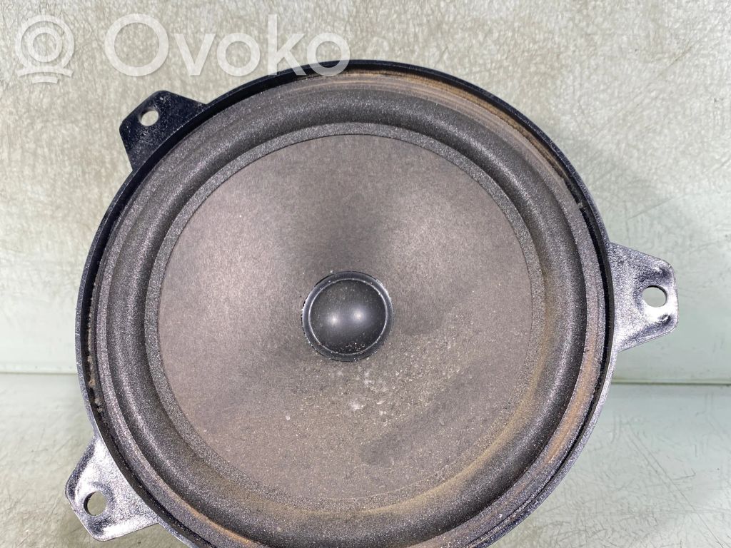 BMW 3 E46 Front door speaker 