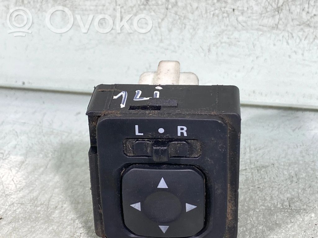 Mitsubishi Outlander Wing mirror switch 