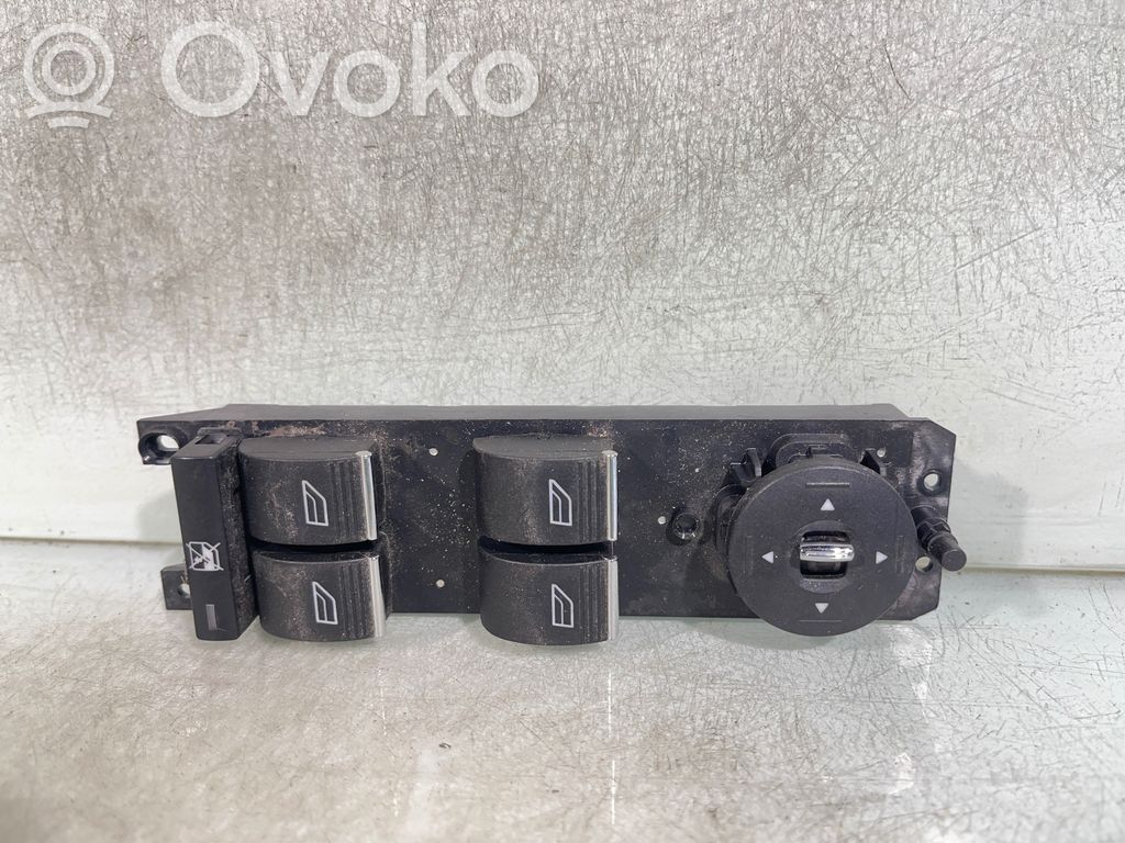 Ford Focus Electric window control switch 