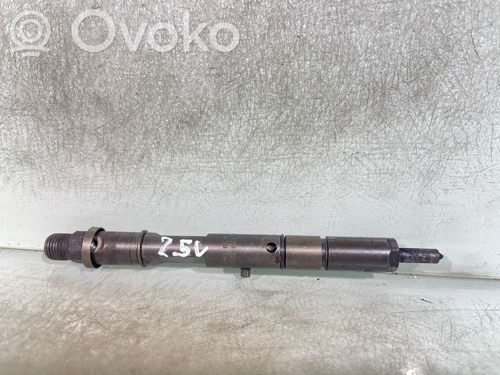 Audi A6 S6 C5 4B Fuel injector 