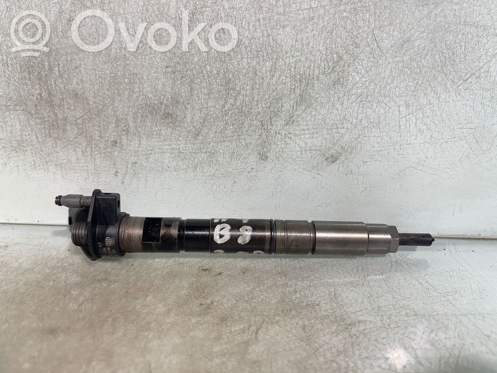 Audi A4 S4 B8 8K Fuel injector 