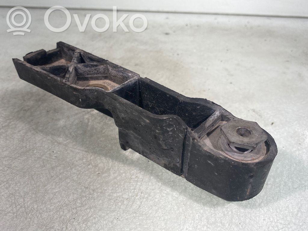 Front bumper mounting bracket   4F0807772