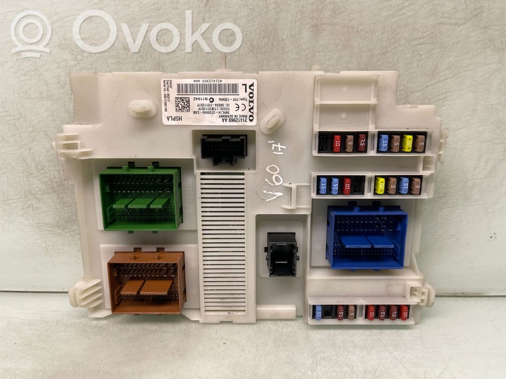 Volvo V60 Fuse module 