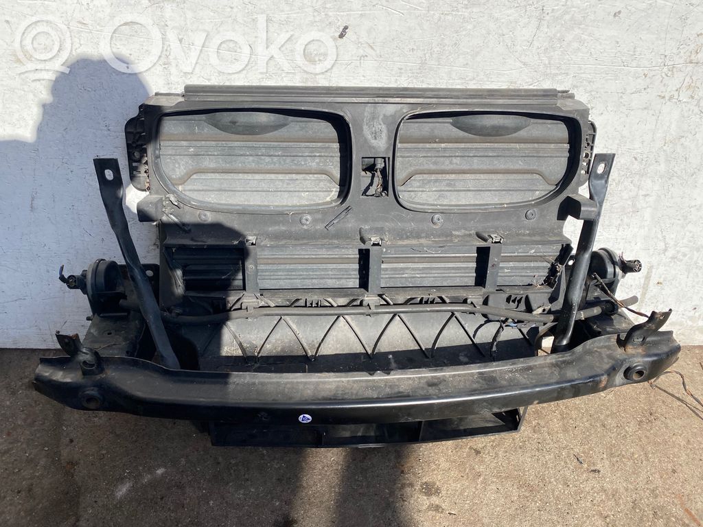 BMW X5 E70 Панель радиаторов 