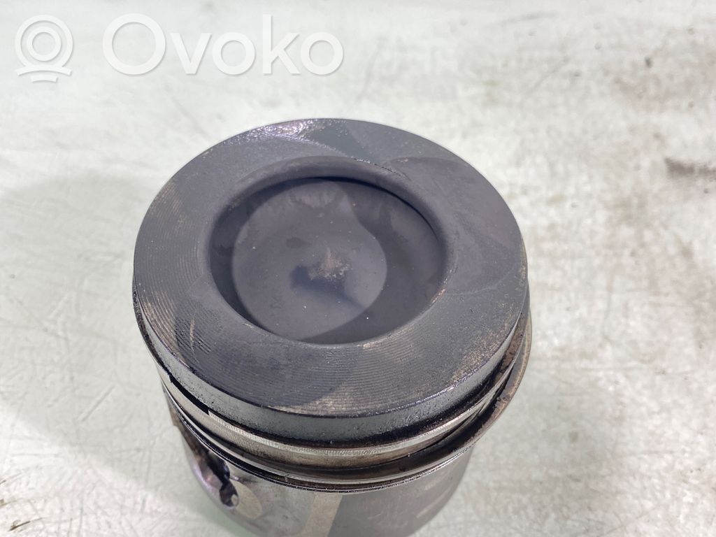 Volvo C30 Piston 