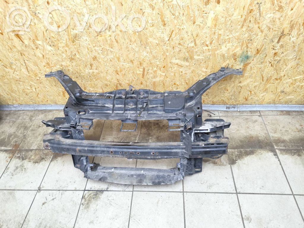 Ford Fiesta Pas przedni 