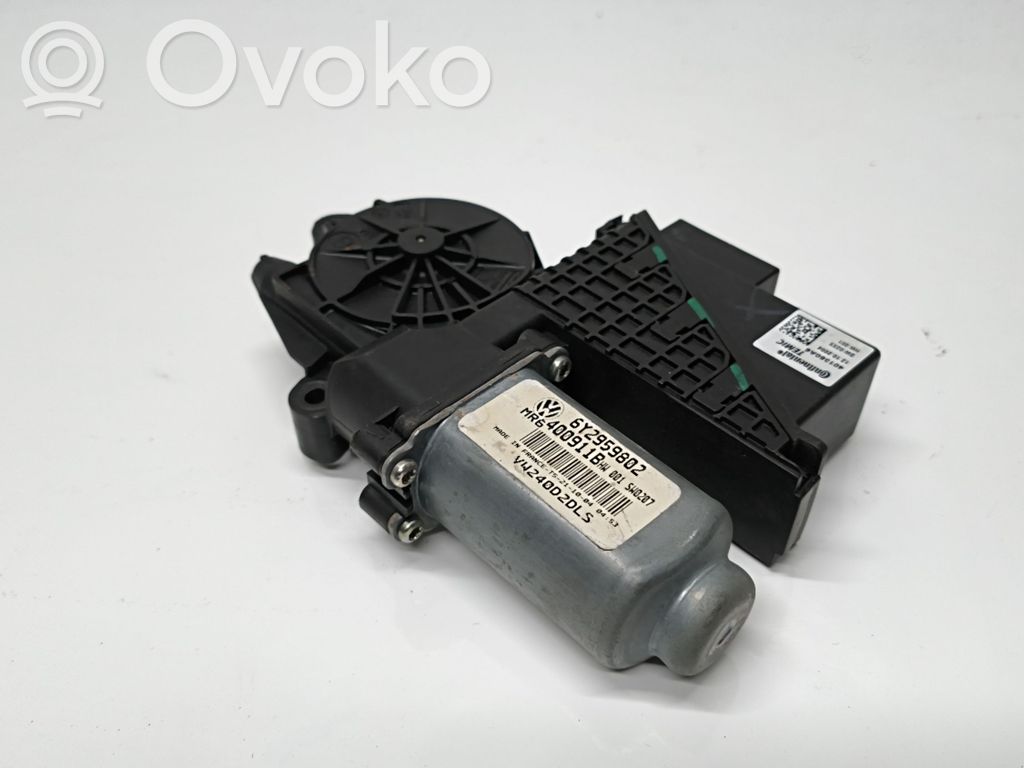 Volkswagen Polo IV 9N3 Silnik regulatora szyby drzwi przednich 