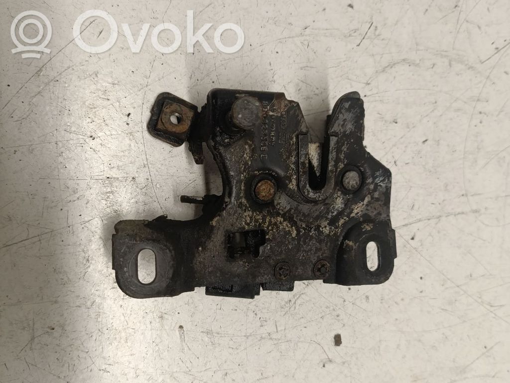 Audi A6 S6 C5 4B Dzinēja pārsega slēdzene 