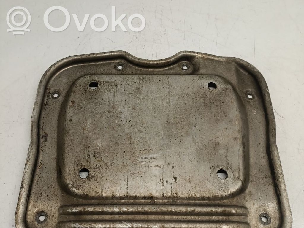 Engine splash shield/under tray   6768982