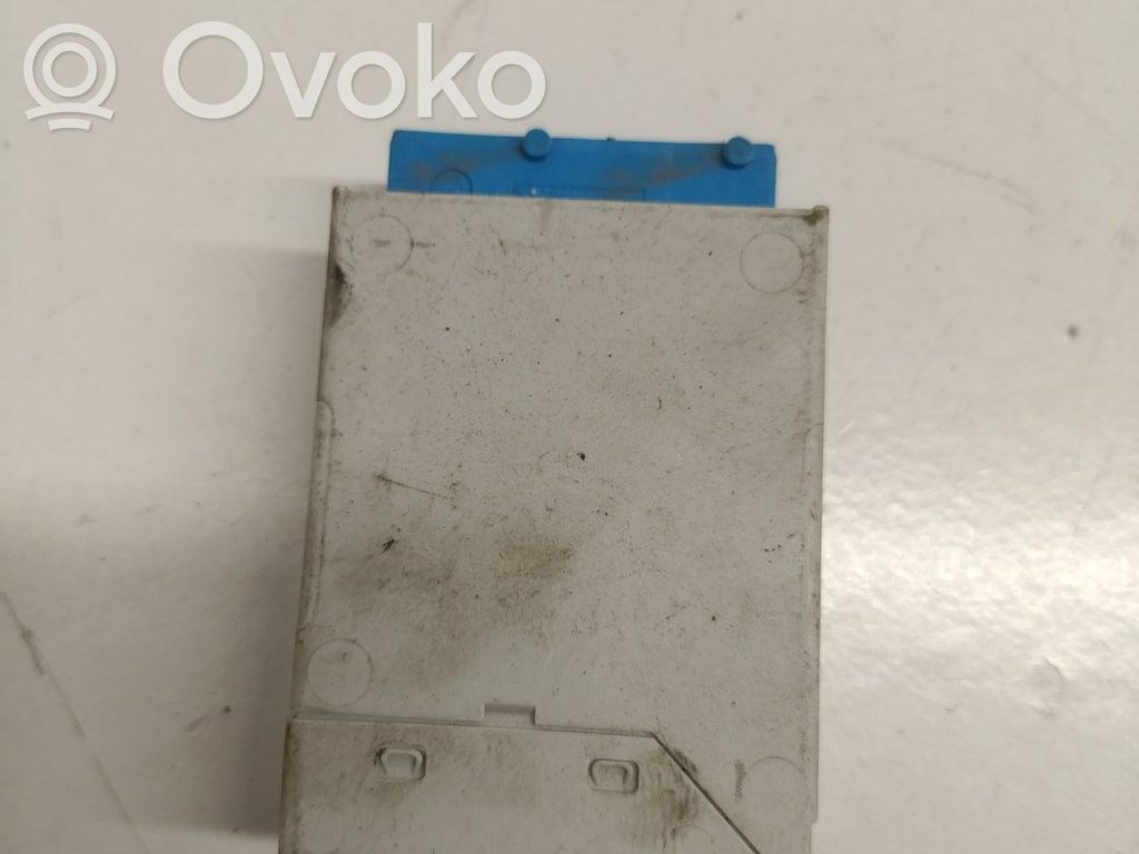 BMW 3 E36 Logu tīrītāju relejs 