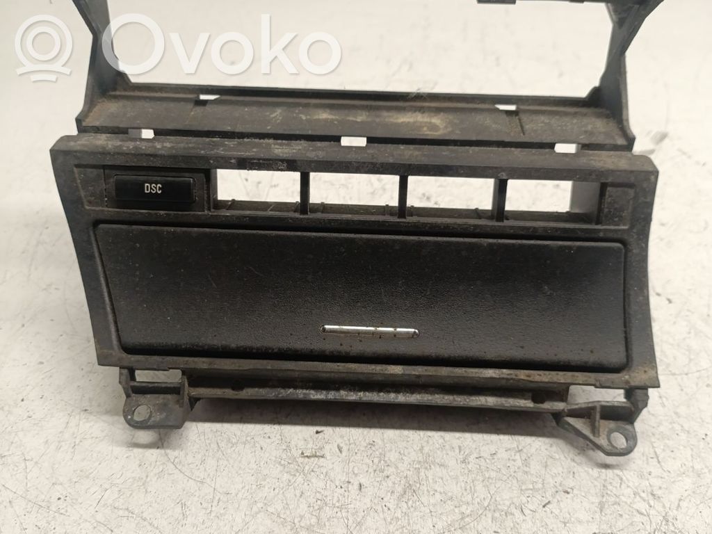 BMW 3 E46 Pelnutrauks 