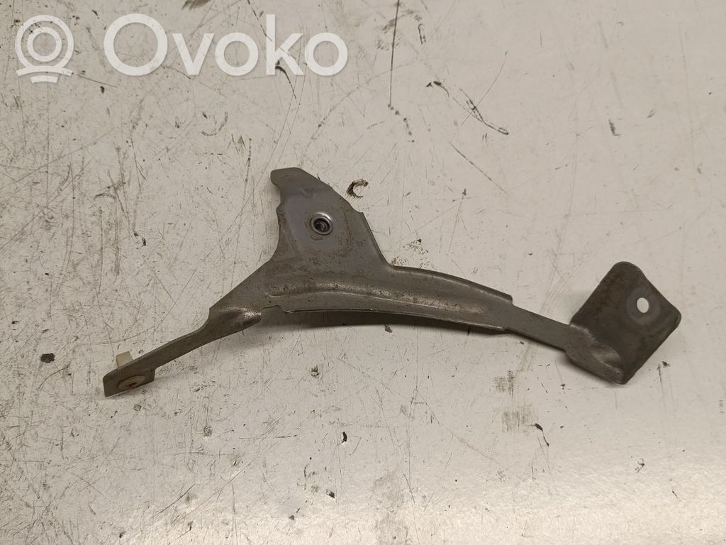 BMW 5 E60 E61 Laikiklis sparno 