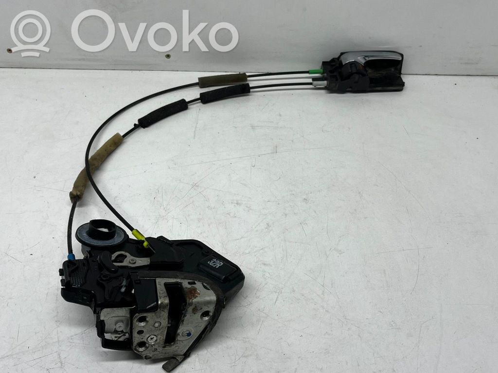 Toyota Avensis T250 Rear door lock 