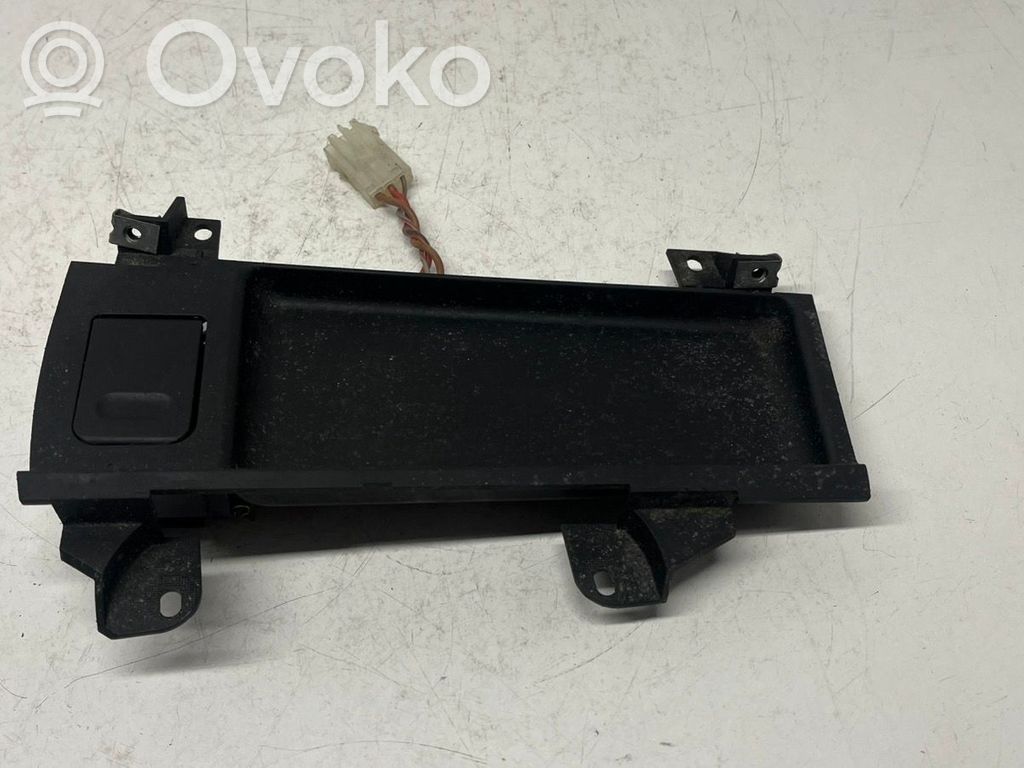 BMW 5 E39 12 V Socket (front) 