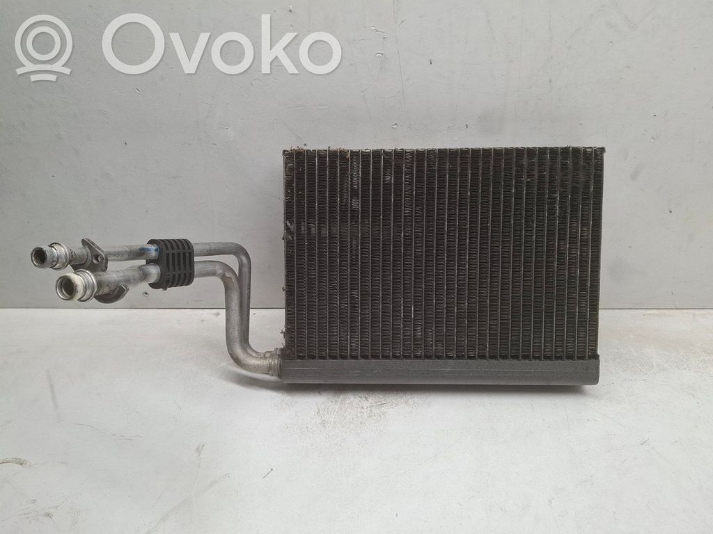 BMW 1 E81 E87 Air conditioning (A/C) radiator (interior) 