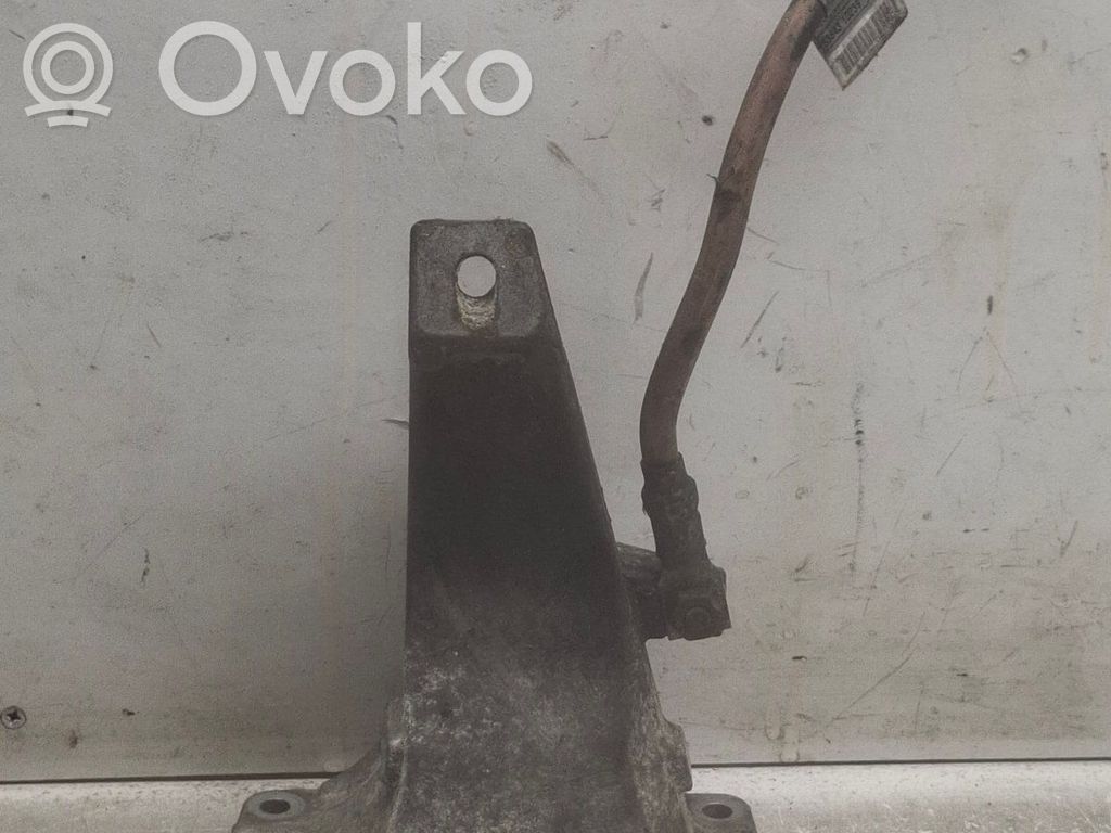 BMW 3 E36 Engine mounting bracket 