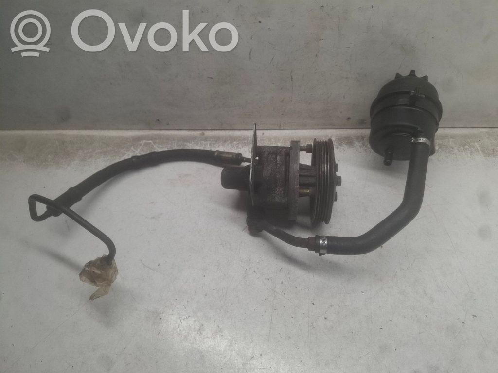 BMW 3 E36 Power steering pump 