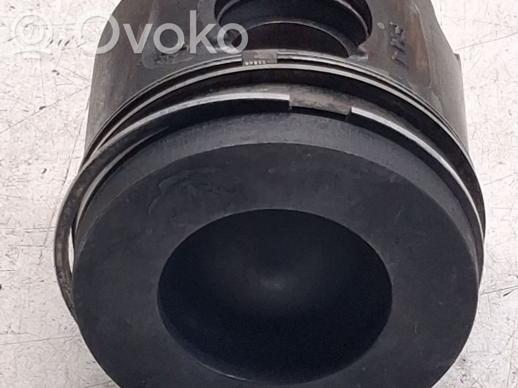 BMW 3 E90 E91 Piston 