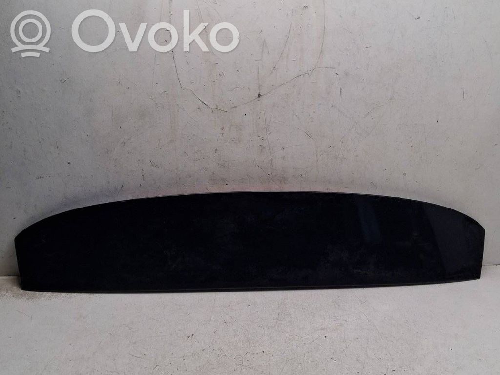 Tailgate/trunk spoiler   8235987,20625,8368764,63258368764