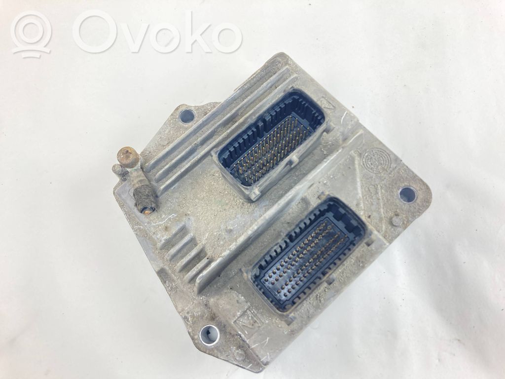 Opel Zafira B Engine control unit/module 