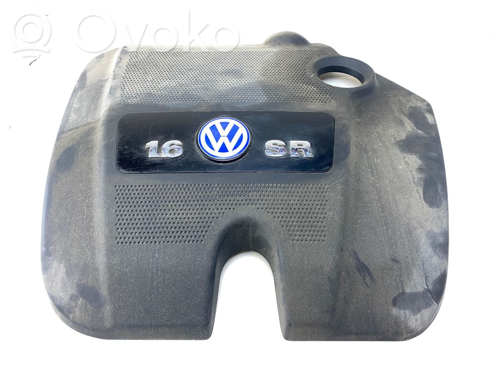 Volkswagen Golf IV Motorabdeckung 