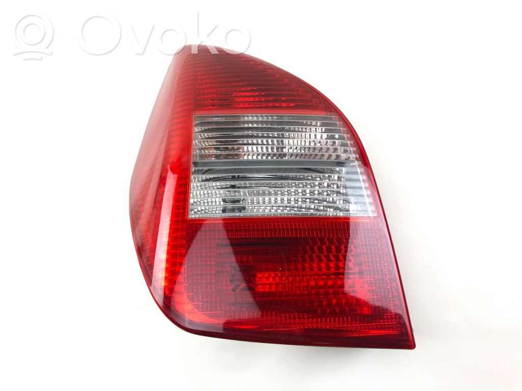 Citroen C2 Aizmugurējais lukturis virsbūvē 