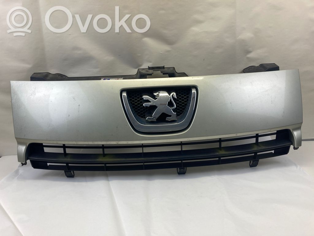Peugeot Expert Augšējais režģis 