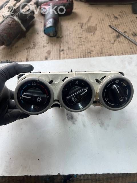 Climate control unit   69657303