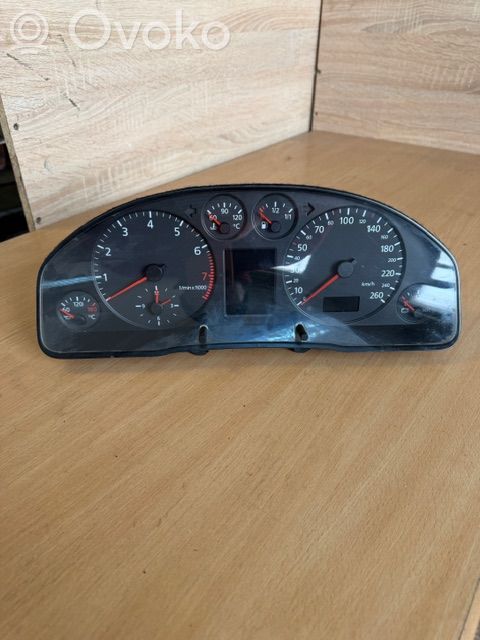 Audi A6 S6 C5 4B Vitezometru (grup de instrumente) 