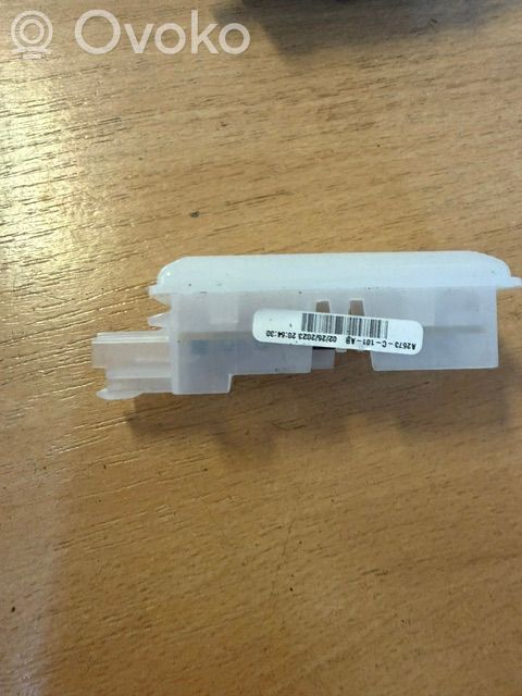 Luz interna puerta delantera   A2673C101AB