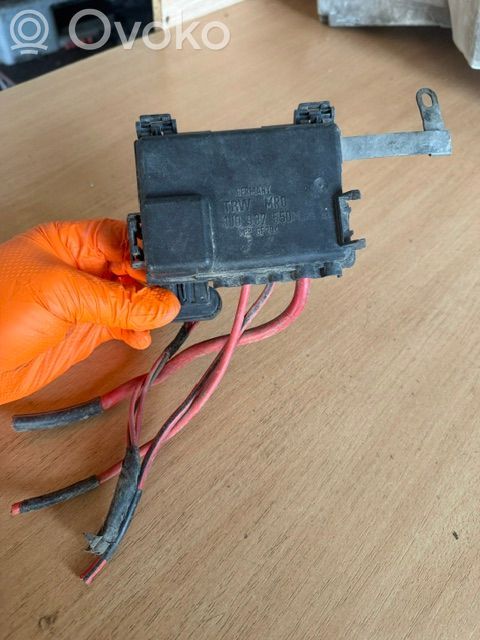 Fuse box set   1J0937550M
