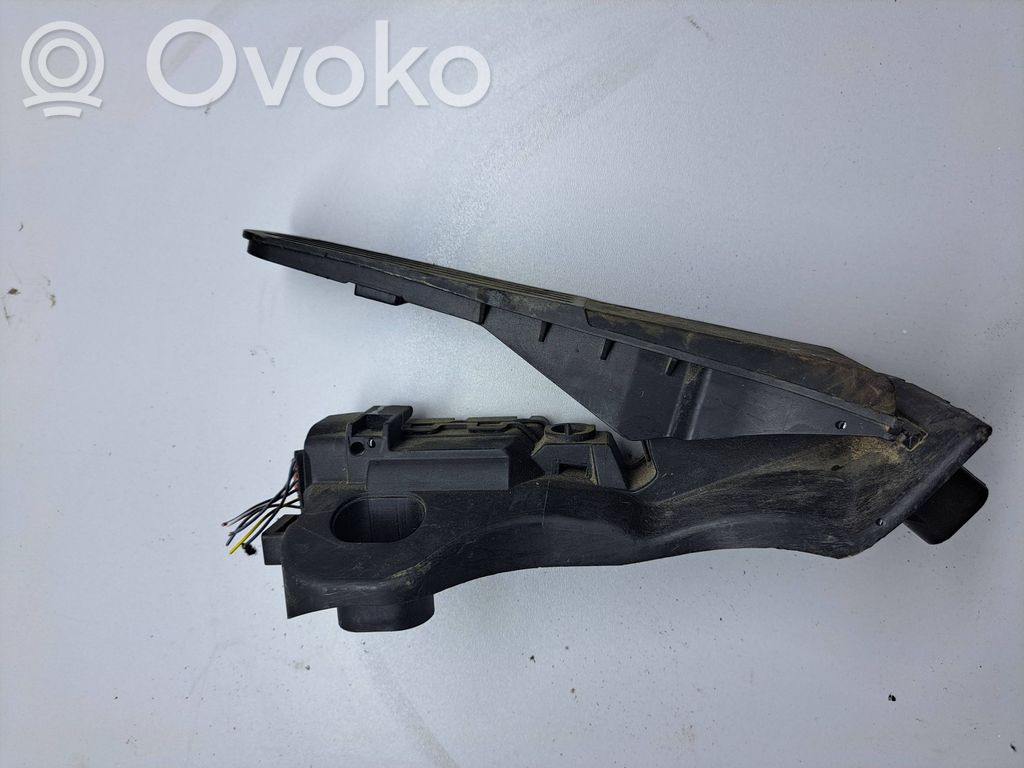 Volkswagen Golf VI Pedał gazu / przyspieszenia 