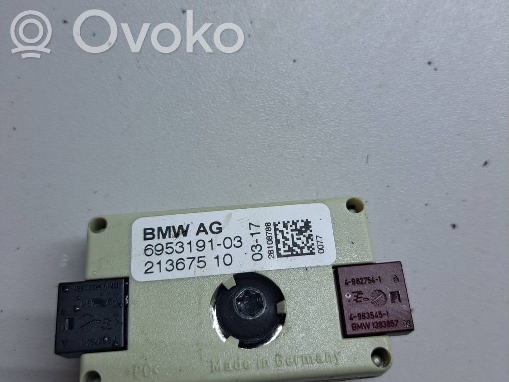 BMW 5 E60 E61 Antenas pastiprinātājs 