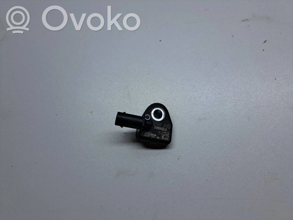 Volkswagen PASSAT B8 Czujnik uderzenia Airbag 