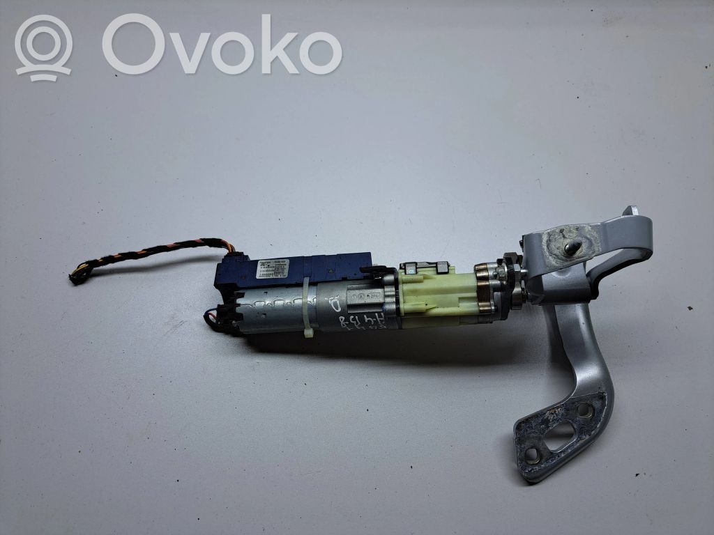 Audi A4 S4 B8 8K Siłownik elektryczny podnoszenia klapy tylnej / bagażnika 