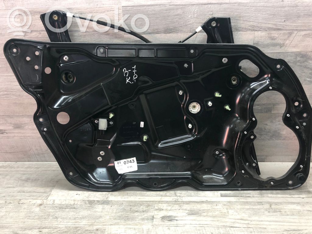 Volkswagen PASSAT B7 Sliding door window regulator with motor 
