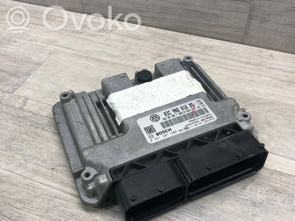 Volkswagen Golf VI Engine control unit/module 